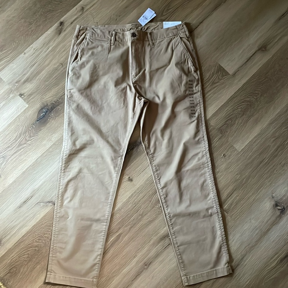 American Eagle Khakis NWT
